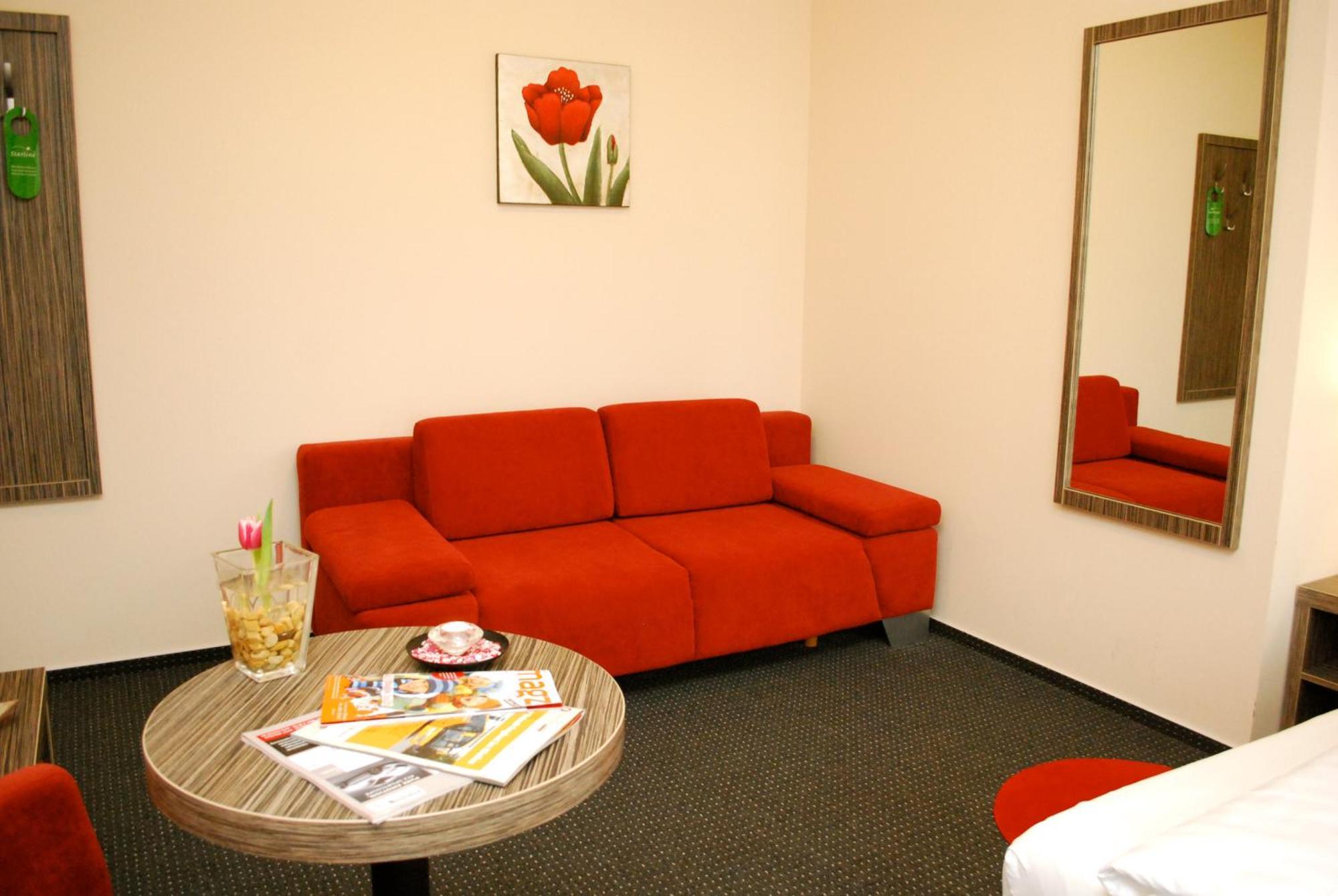Hotel Dietrichsdorfer Hof Киль Экстерьер фото
