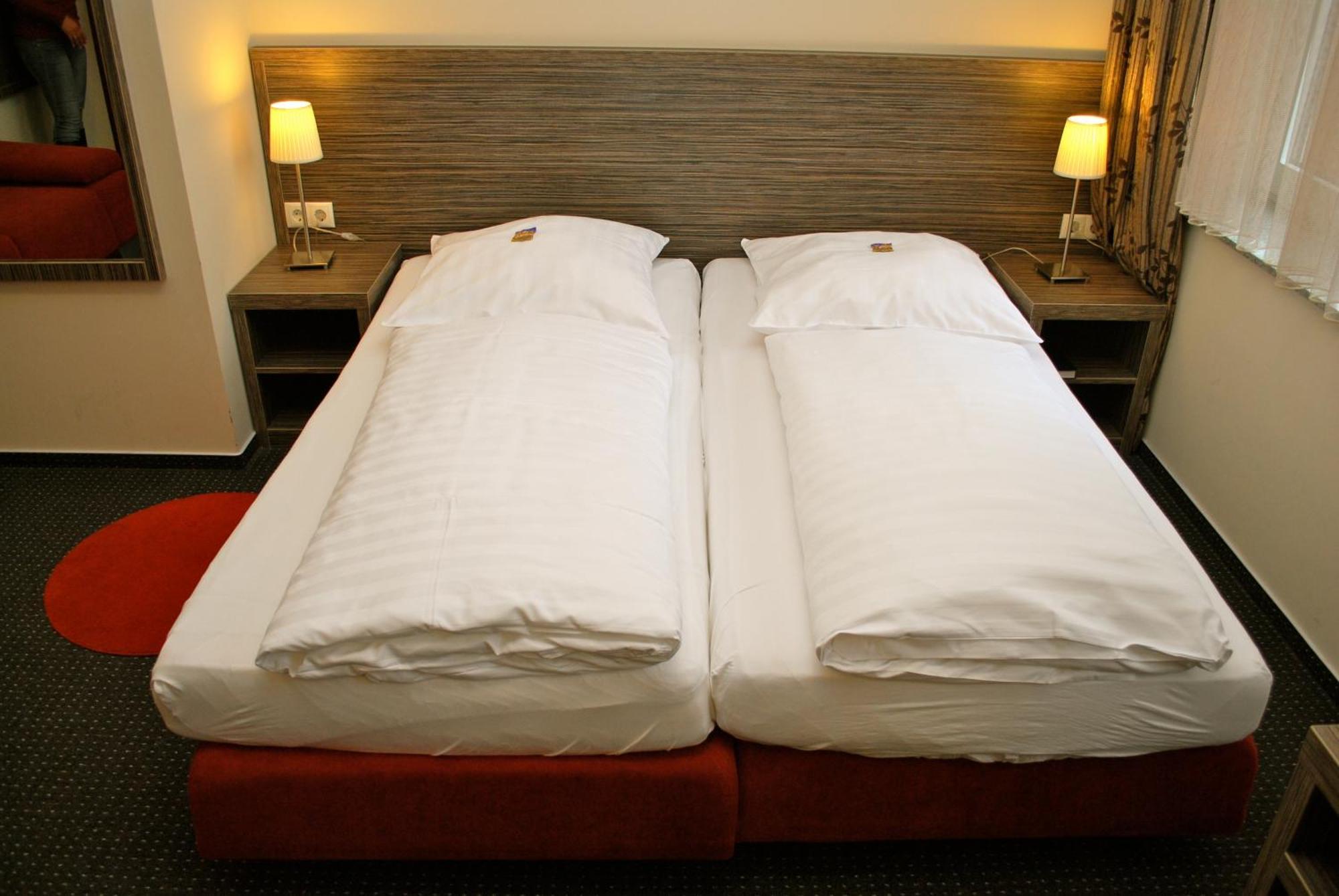 Hotel Dietrichsdorfer Hof Киль Экстерьер фото