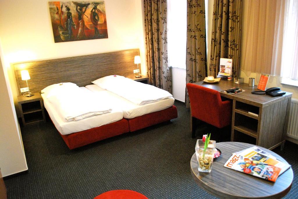Hotel Dietrichsdorfer Hof Киль Номер фото